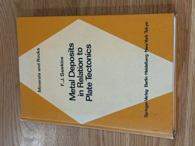 Metal Deposits in Relation to Plate Tectonics (Minerals and Rocks 17)