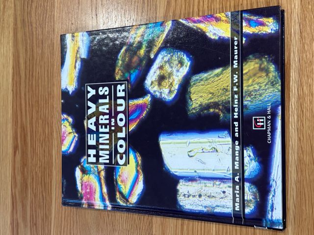 Heavy Minerals in Colour.