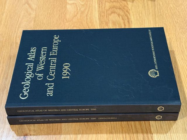 Geological Atlas of Western and Central Europe 1990 - 2 volume set